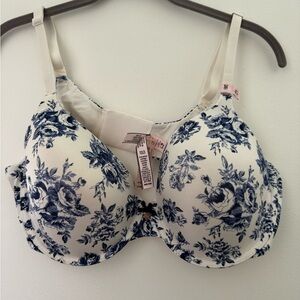 Victoria’s Secret Body By Victoria Lined a perfect Coverage bra 40C